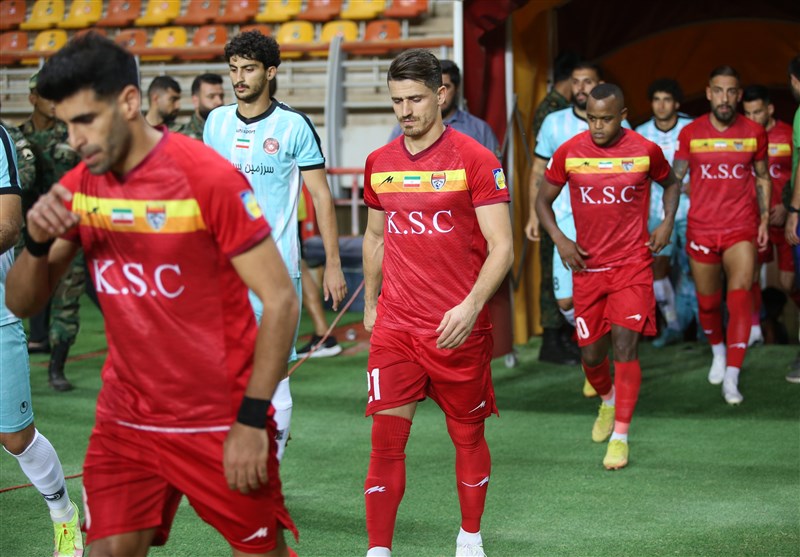 وریا غفوری رباط صلیبی پاره نکرده است