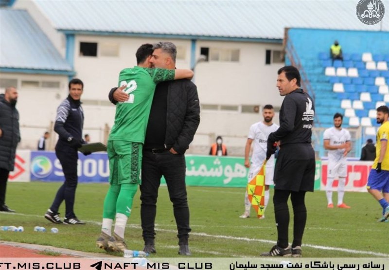 تیم فوتبال نفت مسجدسلیمان , ابراهیم اشکش , تیم فوتبال فولاد خوزستان ,