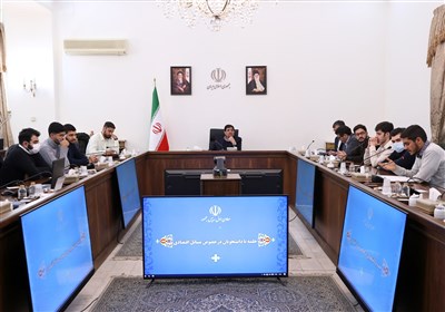 مخبر: دیدگاه‌های دانشجویان برای تصمیم‌گیری‌های دولت مفید است