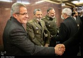امیر عبدالرحیم موسوی فرمانده کل ارتش و امیر کیومرث حیدری فرمانده نیرو دریایی ارتش در مراسم ختم پدر حسین یکتا