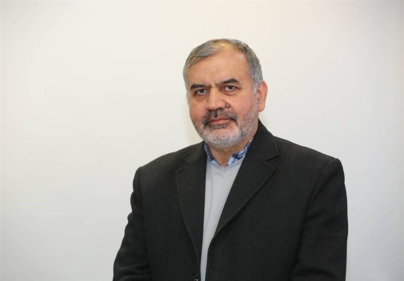 نمایش فیلمهای توقیفی در بخش خارج از مسابقه جشنواره فیلم فجر تخلف بود