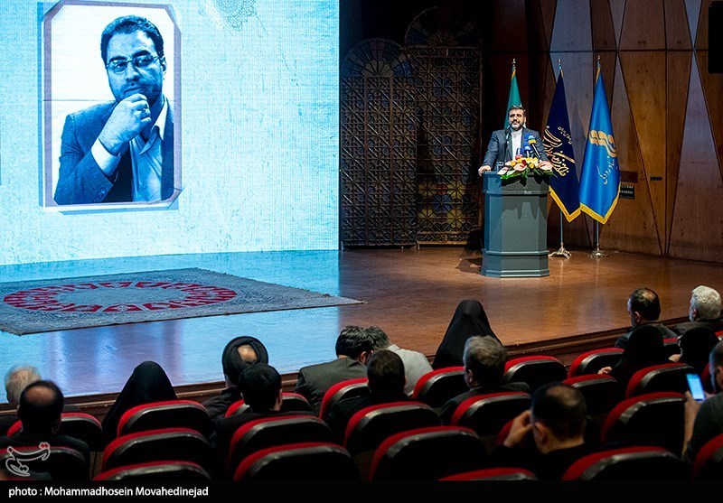 آیین پنجمین سالروز درگذشت رضا مقدسی و رونمایی از نشان قلم مقدس