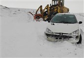 بازگشایی 28 راه روستایی بروجرد پس از برف سنگین
