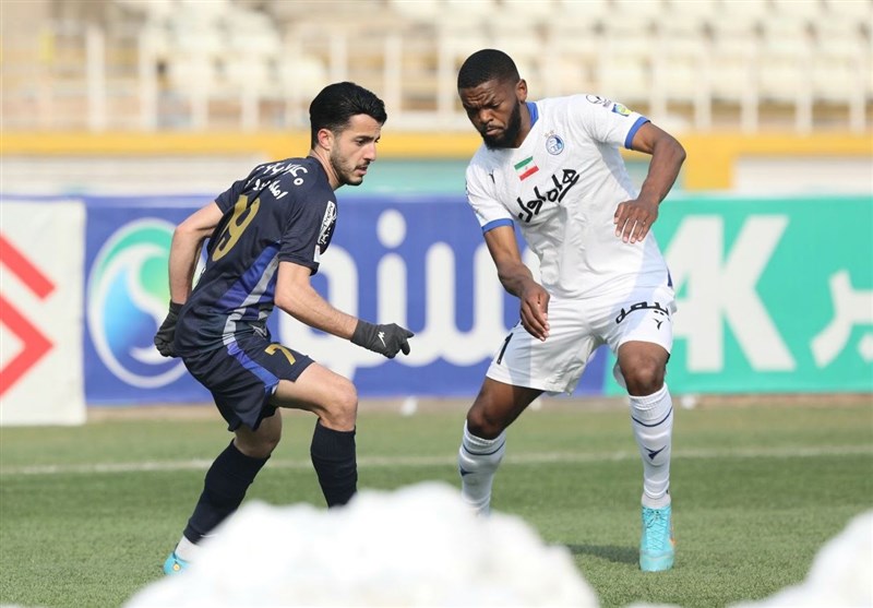 تیم فوتبال استقلال , تیم فوتبال پیکان تهران , تیم فوتبال تراکتور تبریز , لیگ برتر فوتبال , تیم فوتبال صنعت نفت آبادان , عبدالله ویسی , 