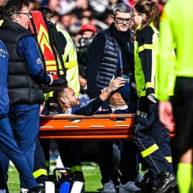 نیمار , تیم فوتبال پاری‌سن‌ژرمن , لیگ لوشامپیونه فرانسه , تیم فوتبال لیل فرانسه , تیم فوتبال بایرن مونیخ , لیگ قهرمانان اروپا , 