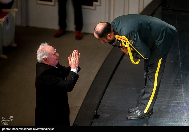 سومین شب سی و هشتمین جشنواره موسیقی فجر ، اجرای ارکستر رزم نوازان دفاع مقدس به رهبری فاضل عالیشان