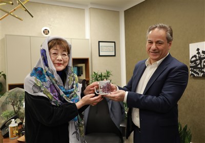 اکران بناسان موزه صلح