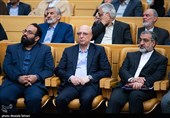 غلامحسین اسماعیلی رئیس دفتر رئیس‌جمهور و  محمدعلی زلفی‌گل، وزیر علوم، تحقیقات و فناوری در  همایش مدیران سراسر کشور 