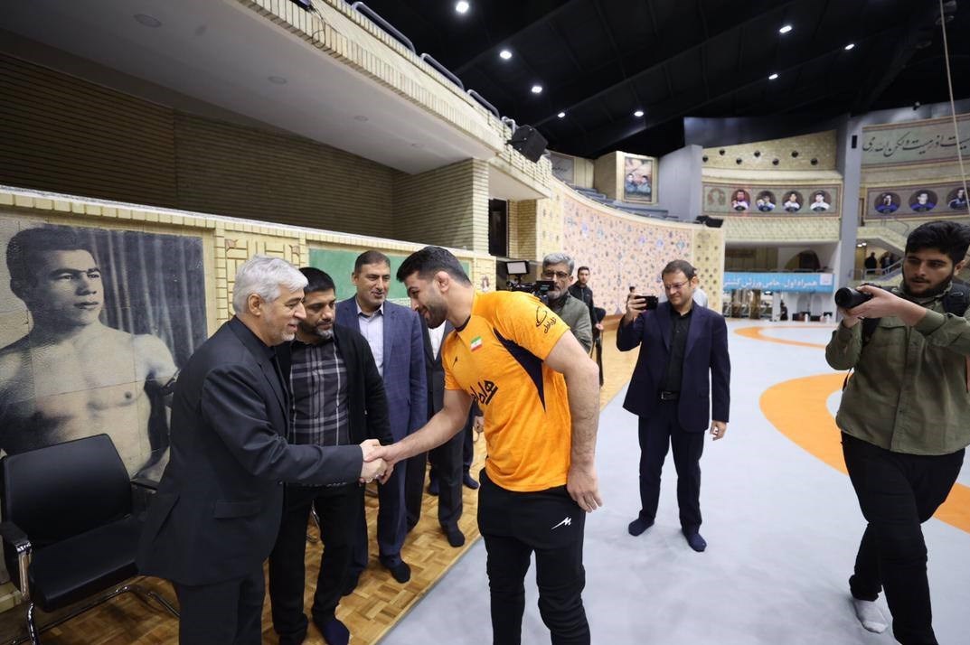 سید حمید سجادی , علیرضا دبیر , فدراسیون کشتی جمهوری اسلامی ایران , 