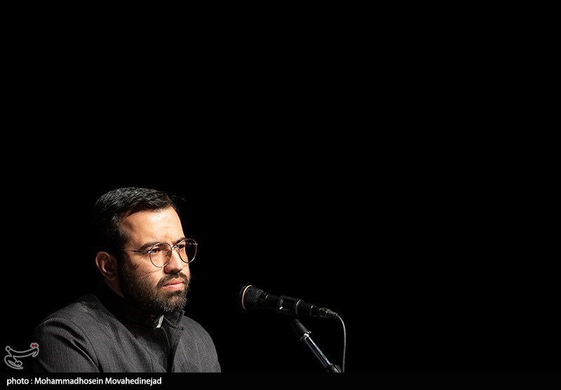 علی فروزانفر معاون هنری حوزه هنری در نشست خبری هفته هنر انقلاب اسلامی