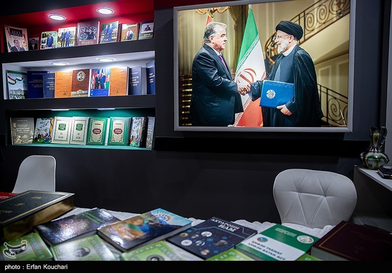 دومین روز سی و چهارمین نمایشگاه کتاب تهران