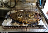 ماهی صبور از دیر باز یکی از خوشمزه ترین خوراک مردمان اروند کنار، آبادان و خرمشهر بوده است، اکثر مردم بهترین غذای محلی آن را در سفره های خود صرف می کردند. 