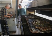 ماهی صبور از دیر باز یکی از خوشمزه ترین خوراک مردمان اروند کنار، آبادان و خرمشهر بوده است، اکثر مردم بهترین غذای محلی آن را در سفره های خود صرف می کردند. 