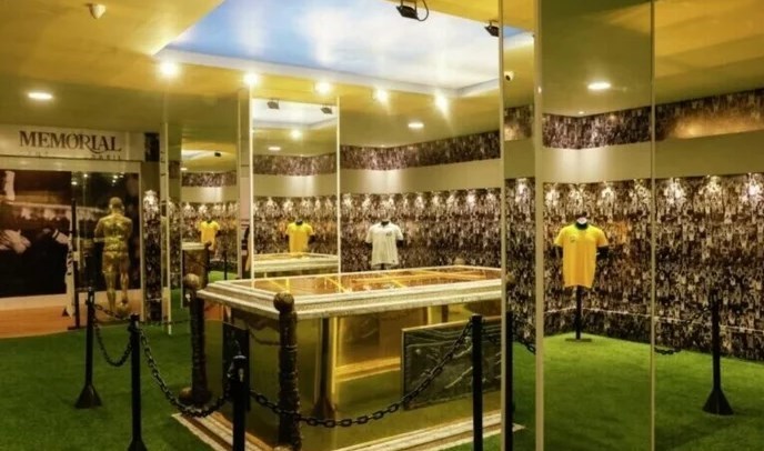 ادسون آرانتس دو ناسیمیونتو | پله , 