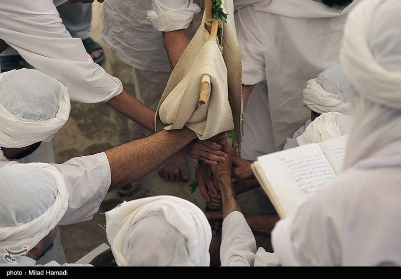 غسل تعمید کودکان مندایی در اهواز