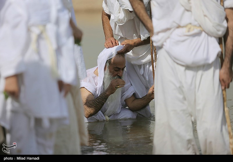 غسل تعمید کودکان مندایی در اهواز