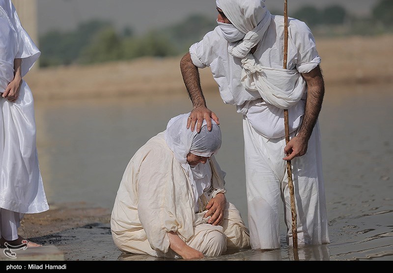 غسل تعمید کودکان مندایی در اهواز