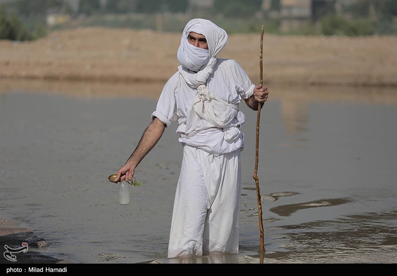 غسل تعمید کودکان مندایی در اهواز