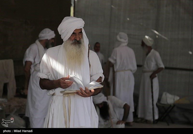 غسل تعمید کودکان مندایی در اهواز