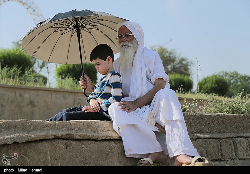 غسل تعمید کودکان مندایی در اهواز