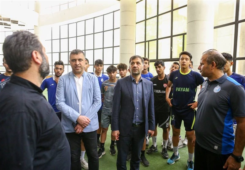 فوتبال , تیم فوتبال استقلال , حجت کریمی , فیروز کریمی , 