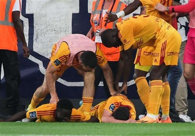 هوادار بوردو، بازیکن حریف را راهی بیمارستان کرد+عکس