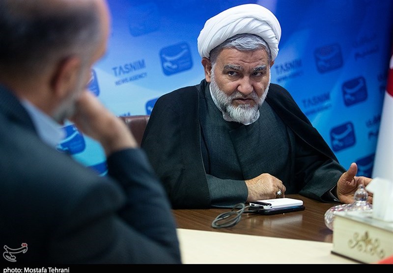 عفاف و حجاب , قوه قضائیه , مجلس شورای اسلامی ایران , پلیس | ناجا | نیروی انتظامی جمهوری اسلامی ایران , قانون , مترو (قطار شهری) ,