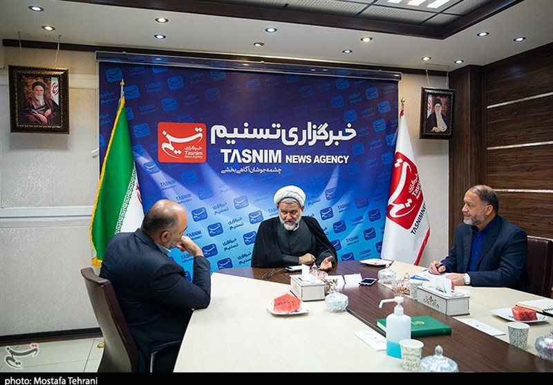 عفاف و حجاب , قوه قضائیه , مجلس شورای اسلامی ایران , پلیس | ناجا | نیروی انتظامی جمهوری اسلامی ایران , قانون , مترو (قطار شهری) ,