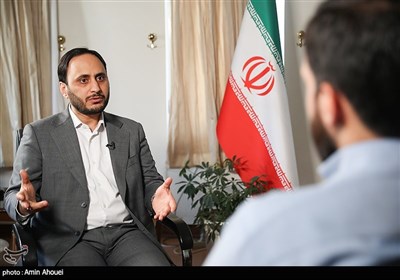 دولت از افراد و شرکت‌های تحریم‌شده حمایت می‌کند/ در خنثی‌سازی تحریم‌ها موفقیت‌های خوبی به‌دست آمده است| گفتگو با بهادری‌جهرمی