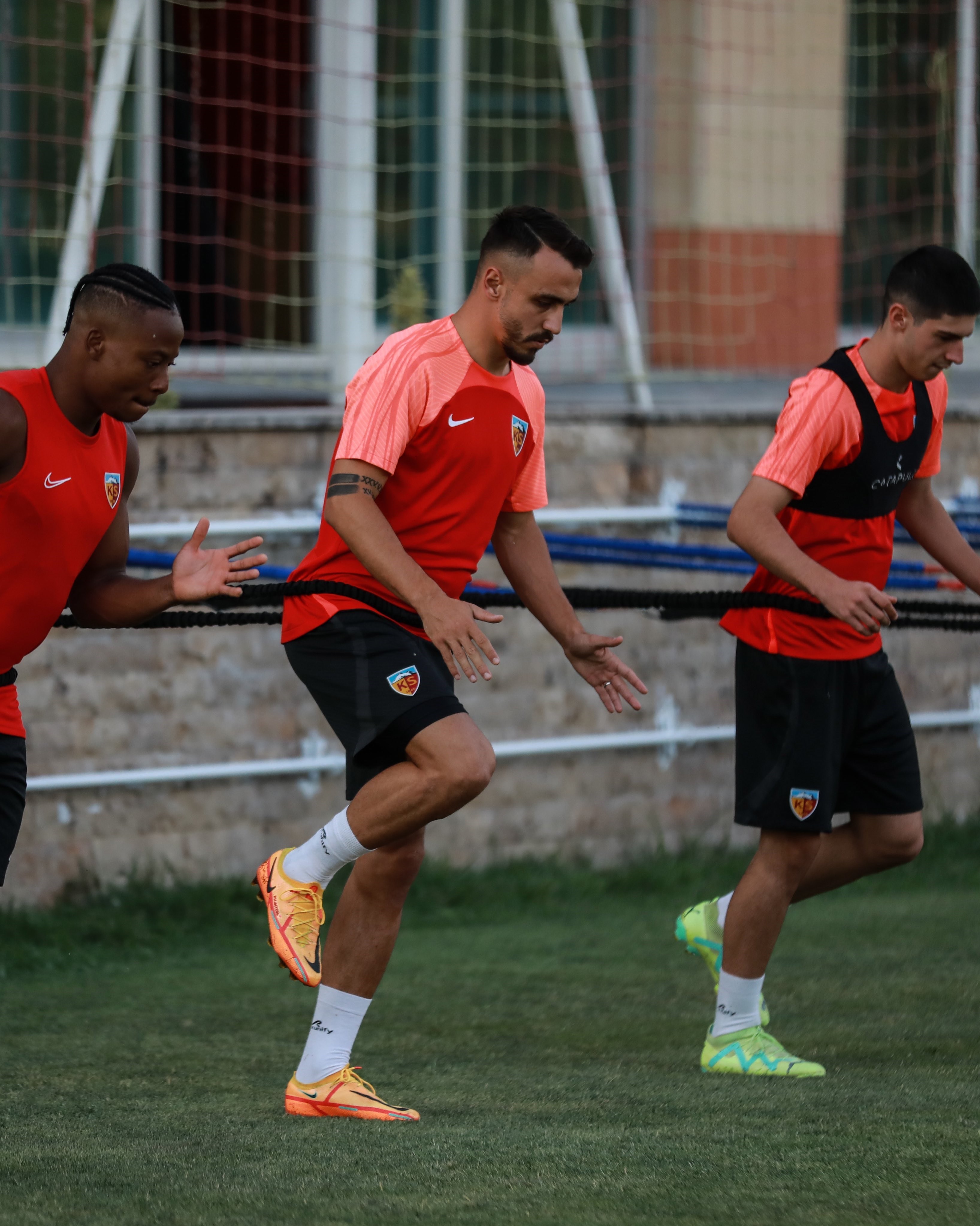 سید مجید حسینی , علی کریمی , 