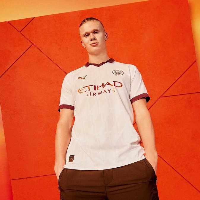 تیم فوتبال منچسترسیتی انگلیس , لیگ برتر فوتبال انگلیس , پپ گواردیولا , تیم فوتبال برنلی انگلیس , 