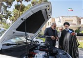 بازدید رئیسی از انواع خودروهای برقی هیبریدی