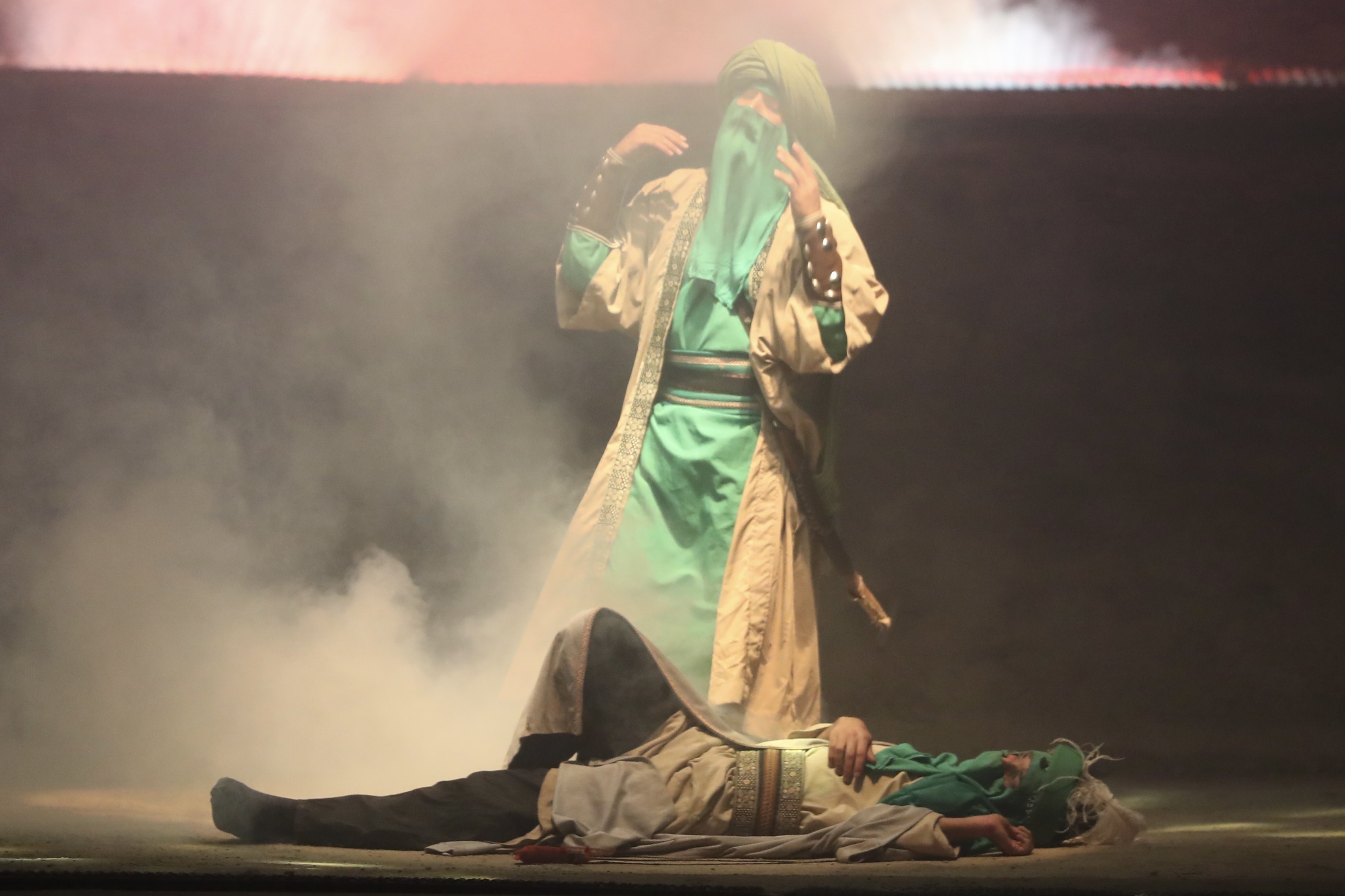 سختی‌ اجرای میدانی به روایت طراح جلوه‌های ویژه نمایش «تنهاتر از مسیح» /  یارمحمدی: هر اجرا گریه می‌کنیم