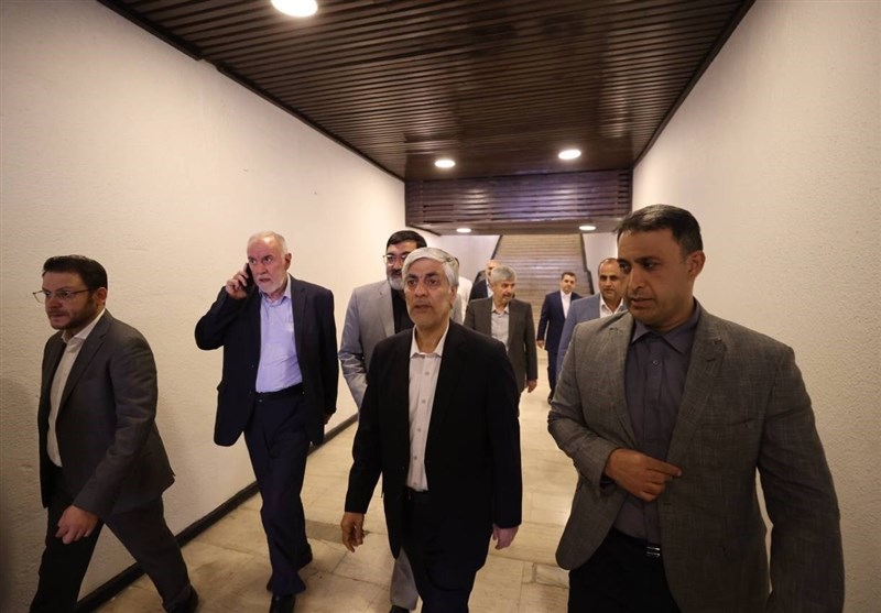 ورزشگاه آزادی , کیومرث هاشمی , وزارت ورزش و جوانان , 