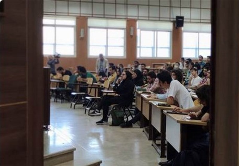 دانشگاه های جمهوری اسلامی ایران , دانشگاه آزاد اسلامی , دانشگاه صنعتی شریف , وزارت علوم , 