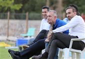 کمالوند: برای تکرار نشدن اتفاقات دیدار با داماش باید فکری اساسی شود/ تعطیلی‌های لیگ برتر به تیم‌ها لطمه می‌زند
