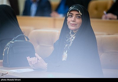 الهام چرخنده: رهبر شهید انقلاب یک مکتب است