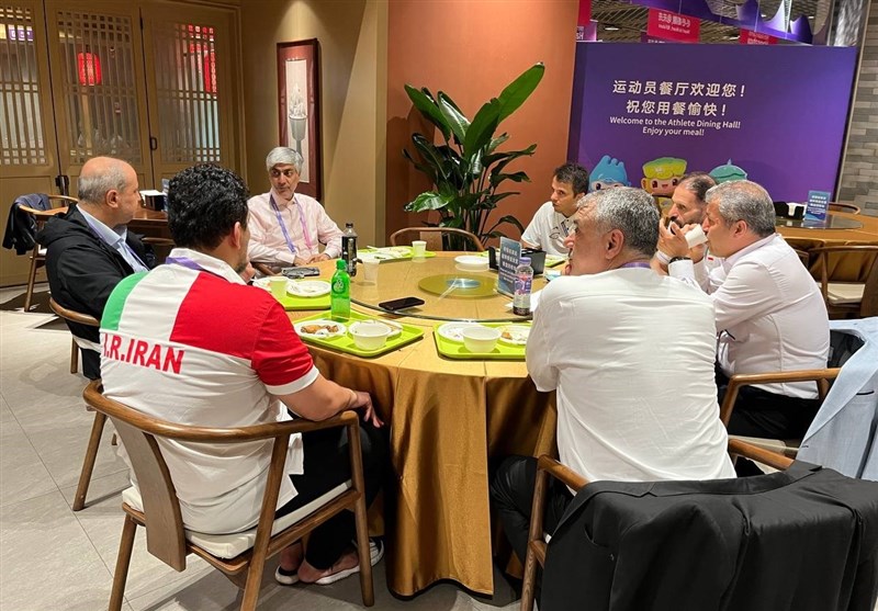 کشتی , کیومرث هاشمی , بازی‌های آسیایی , وزارت ورزش و جوانان , 