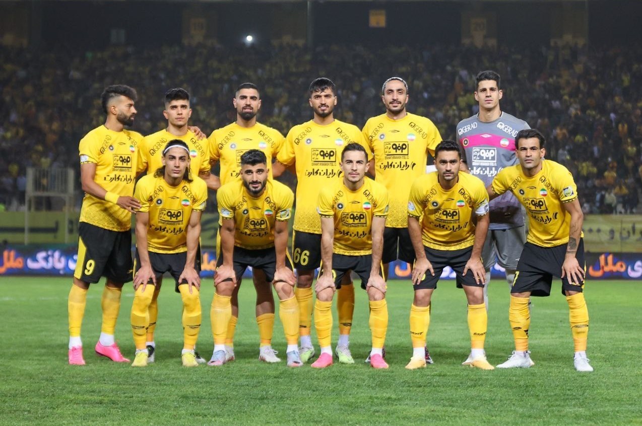 تیم فوتبال سپاهان اصفهان , تیم فوتبال صنعت نفت آبادان , 