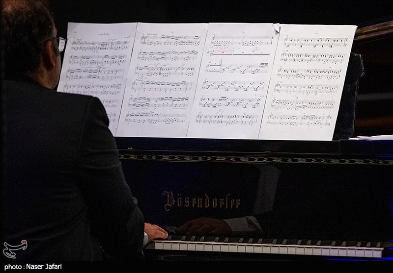 ارکستر ملی ایران به رهبری همایون رحیمیان