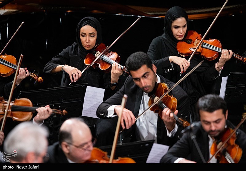 ارکستر ملی ایران به رهبری همایون رحیمیان