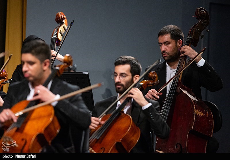 ارکستر ملی ایران به رهبری همایون رحیمیان