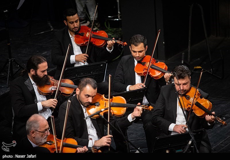 ارکستر ملی ایران به رهبری همایون رحیمیان