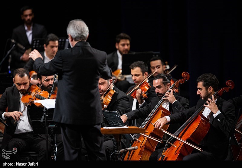 ارکستر ملی ایران به رهبری همایون رحیمیان