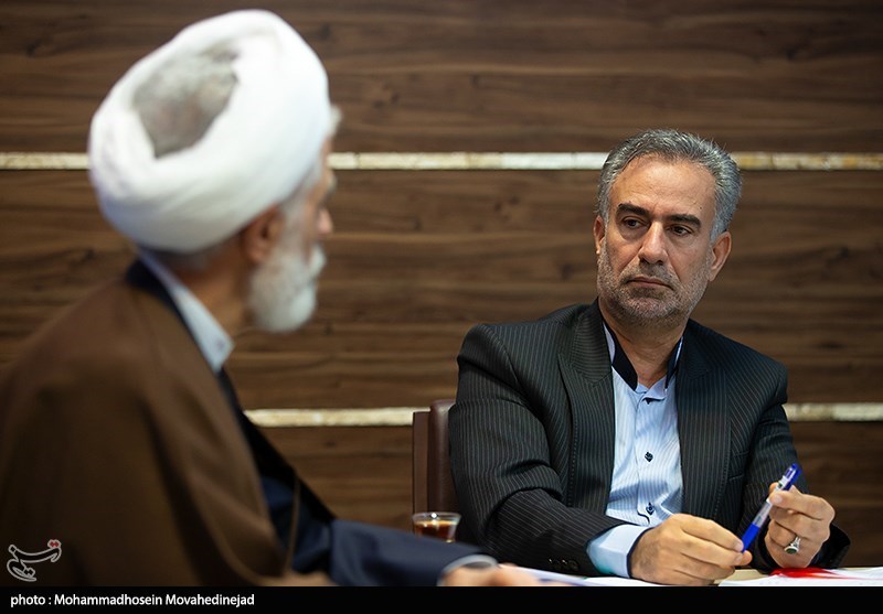 اعتبارزدایی از اسناد عادی , مجمع تشخیص مصلحت نظام , مجلس شورای اسلامی ایران , امام خمینی , آیتالله سید علی خامنهای , قانون , سازمان ثبت اسناد و املاک کشور ,