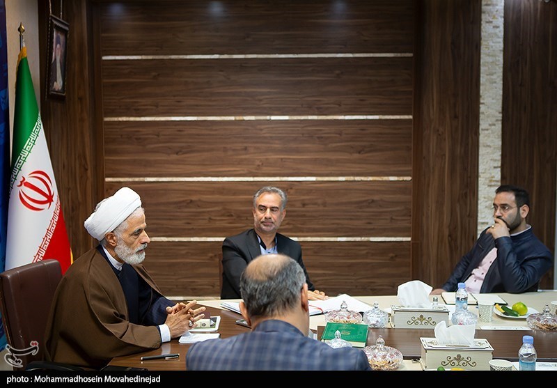 اعتبارزدایی از اسناد عادی , مجمع تشخیص مصلحت نظام , مجلس شورای اسلامی ایران , امام خمینی , آیتالله سید علی خامنهای , قانون , سازمان ثبت اسناد و املاک کشور ,