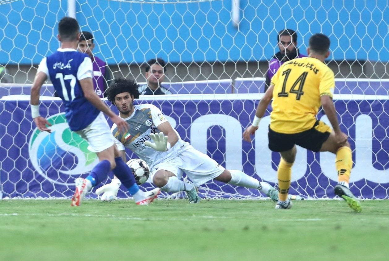 تیم فوتبال سپاهان اصفهان , تیم فوتبال استقلال خوزستان , 