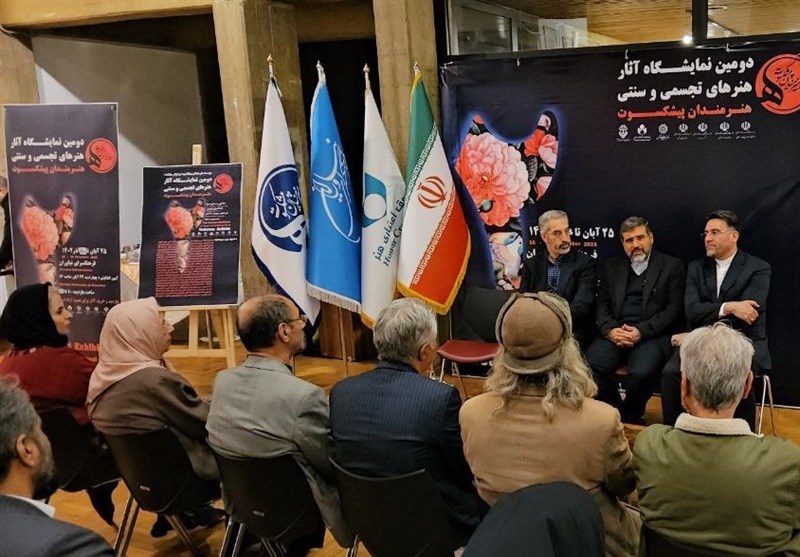 نمایشگاه هنرمندان پیشکسوت در نیاوران