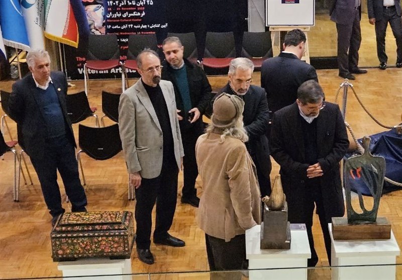 نمایشگاه هنرمندان پیشکسوت در نیاوران