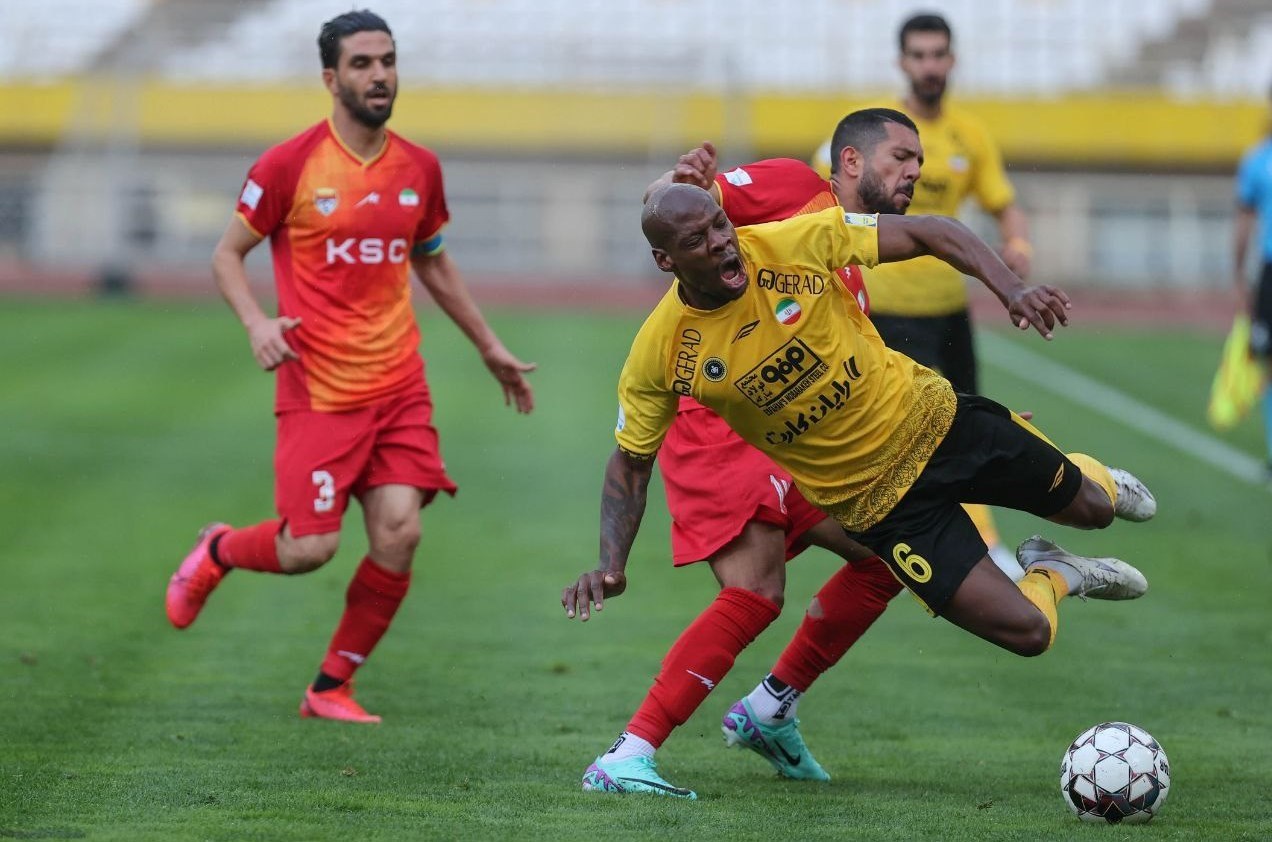 تیم فوتبال سپاهان اصفهان , تیم فوتبال فولاد خوزستان , لیگ برتر فوتبال , 